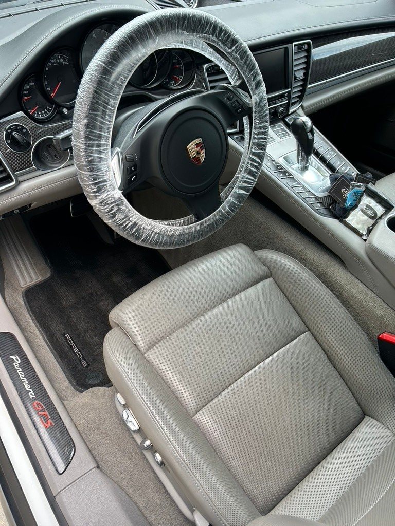 Porsche Panamera interior after a detail